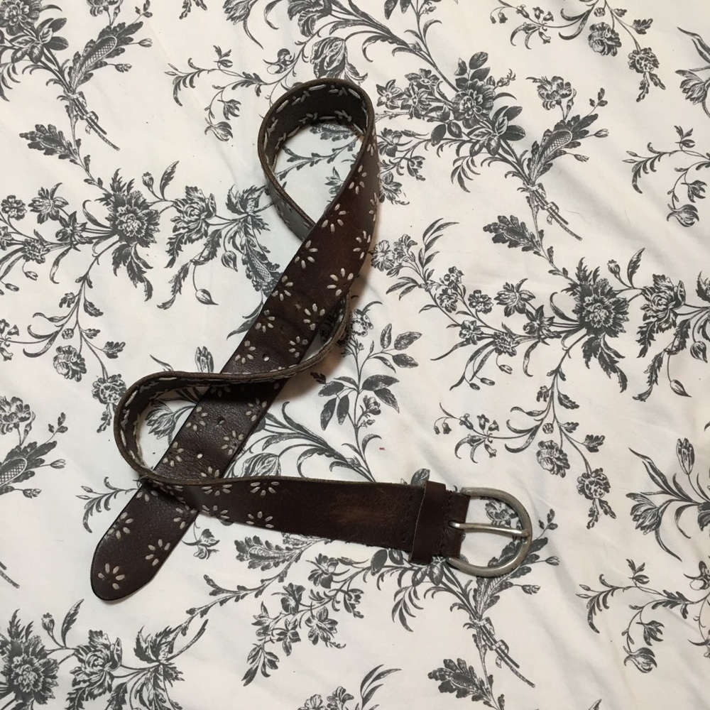 leather belt with embroidery